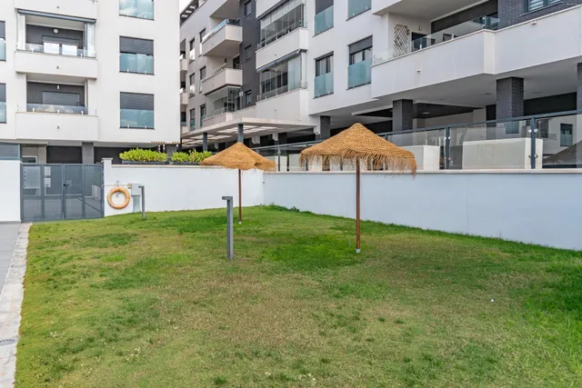 Exclusiva vivienda en Residencial Nevada — Urbanización de lujo junto al Centro Comercial Nevada — 28