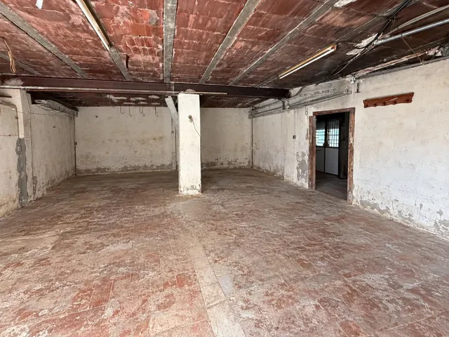 Edificio completo en venta en Mas Mates – 2 viviendas, 2 locales/garajes y 2 grandes terrazas privadas — 23