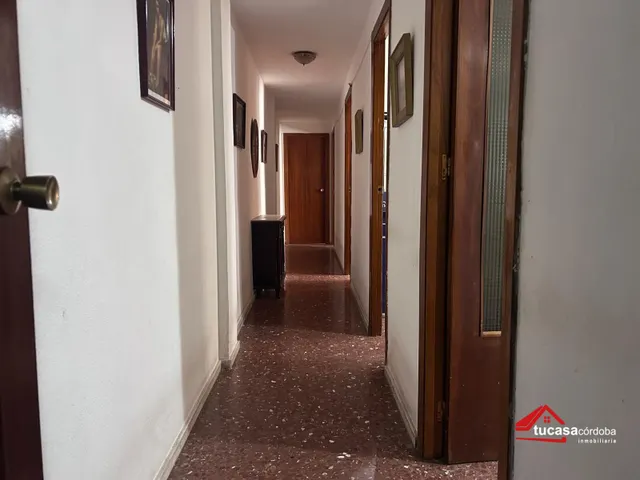 PISO EN VENTA EN SANTA ROSA – 4 DORMITORIOS, 2 BAÑOS Y TERRAZA — 8