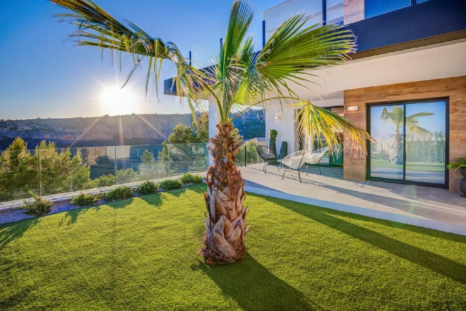 Apartamento con jardín en Cumbre del Sol