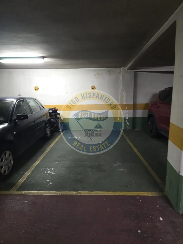 Plaza de garaje amplia próximo a povisa — 11