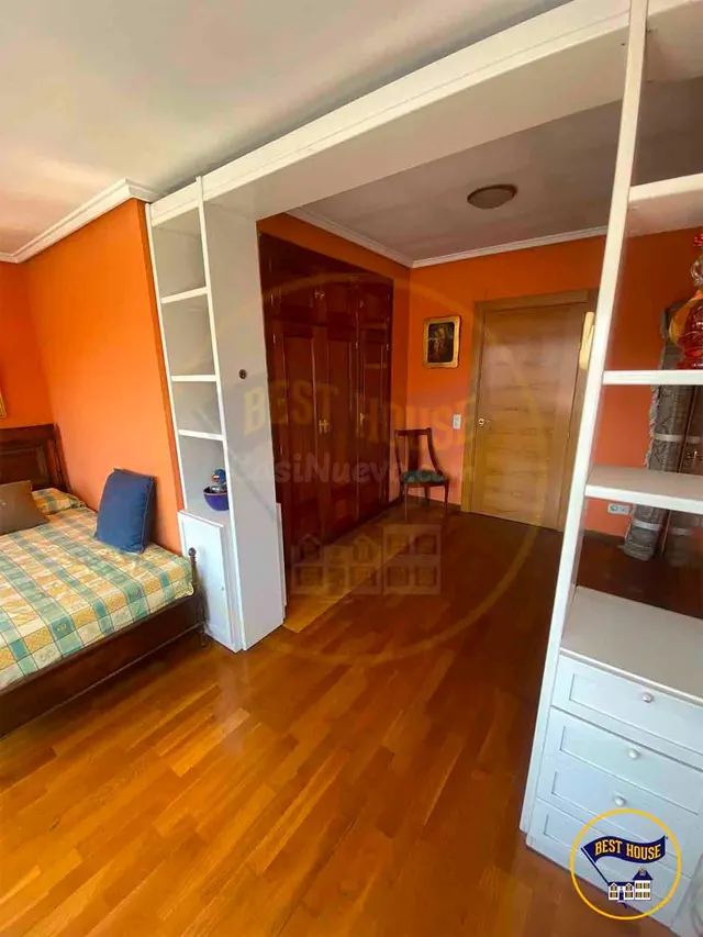 PISO EN VENTA EN PLENO CENTRO DE CUENCA — 35