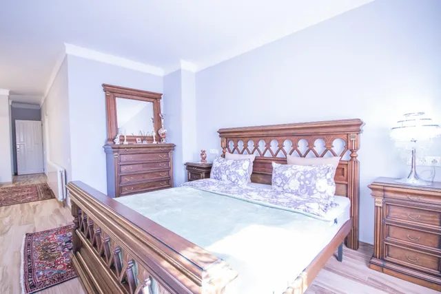 Villa de 4 dormitorios, 3 baños, piscina y jardín en dehesa de campo amor (orihuela costa) — 14
