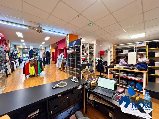 Local comercial en calle pablo iglesias 19 | máxima visibilidad en Gijón — 24