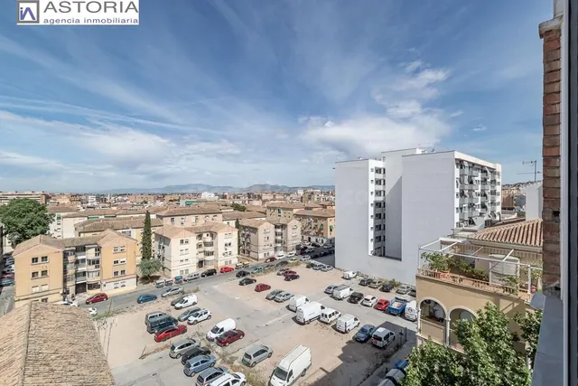 Calle Diamantino García — 2