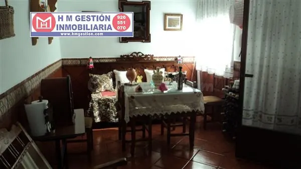 CASA REFORMADA TOTALMENTE HACE 20 AÑOS, CON COCINA AMUEBLADA - foto 4