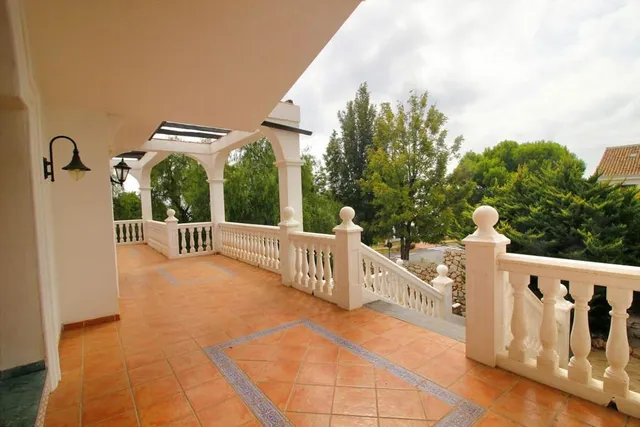 Villa Exclusiva con Vistas Panorámicas en Benalmádena — 46