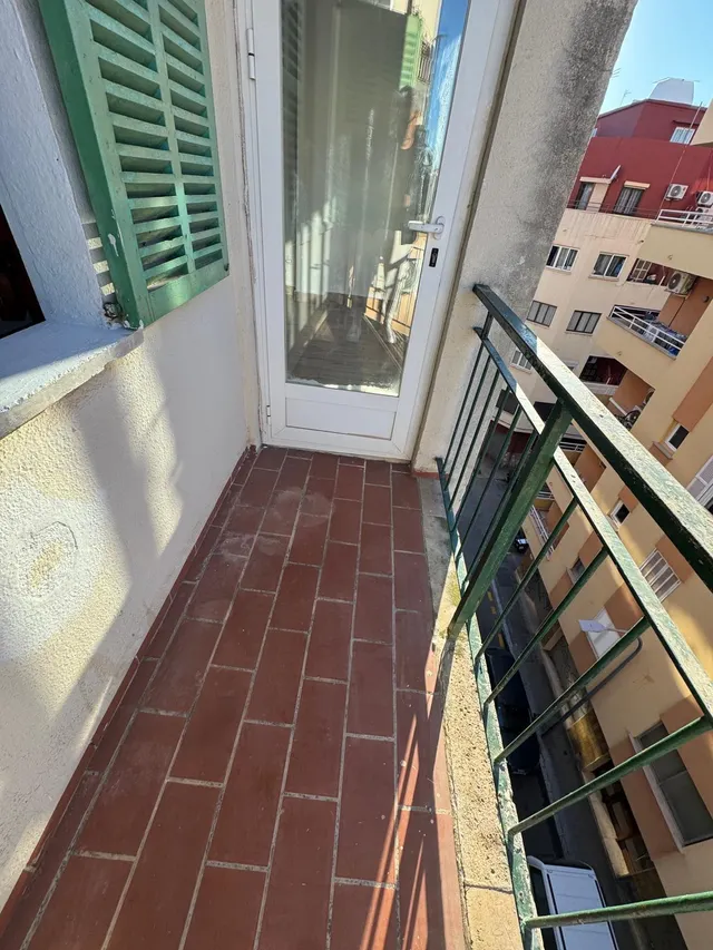 Piso de 3 habitaciones con ascensor junto a calle Aragón – Palma — 12