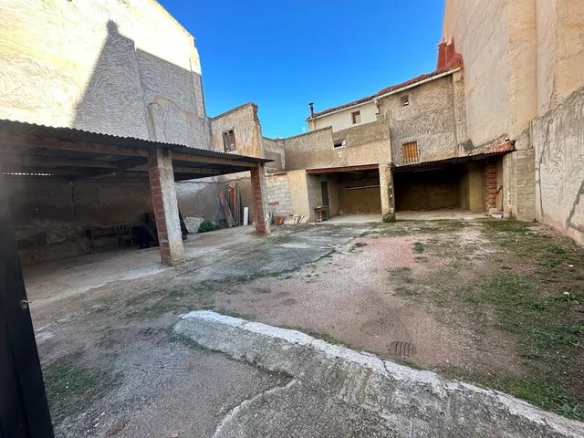 Solar con garaje parcela de 220 metros — 3