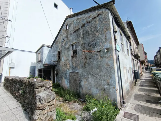 Casa en Ruina con solar edificable en pleno centro de Caldas - foto 4