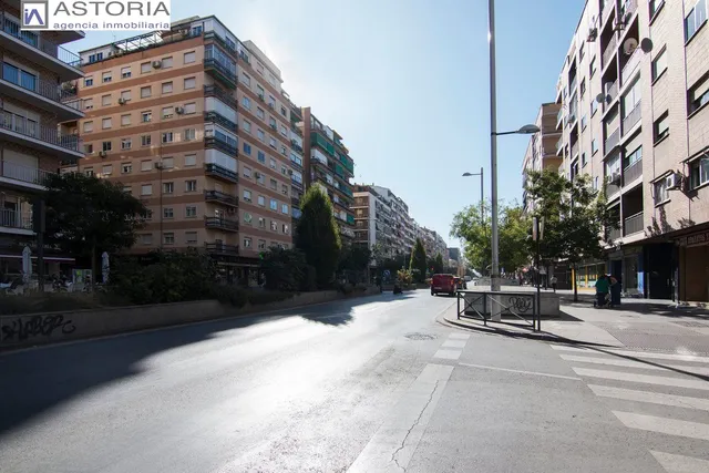 Plaza de garaje en camino de Ronda, junto Gimnasio Yo10 — 13