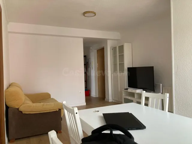 ESTUDIANTES!! 5 habitaciones EN PISO REFORMADO — 4