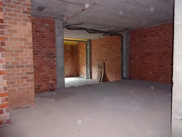 LOCAL COMERCIAL EN EL RESTOLLAL — 3