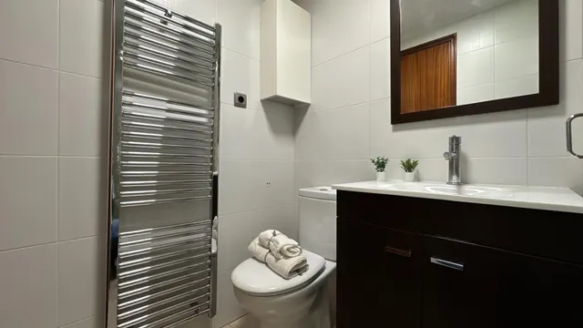 Exclusiva vivienda de 4 dormitorios con amplia plaza de garaje en pleno centro de Zaragoza — 44