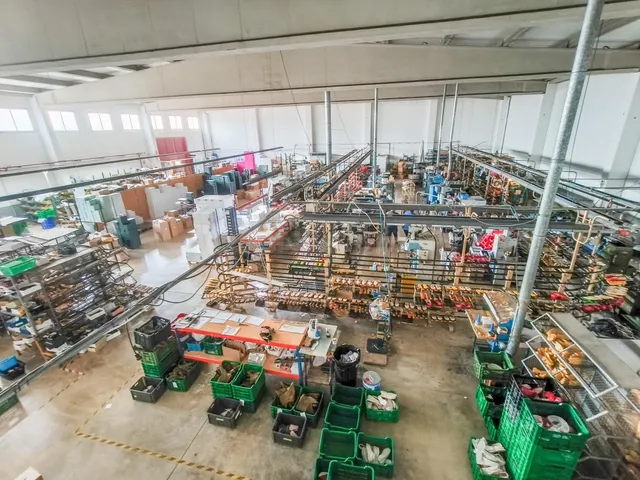 Nave Industrial de planta baja, de estructura de hormigón - foto 2