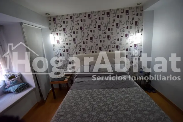 REFORMADO Y AMPLIO CON BALCÓN — 18