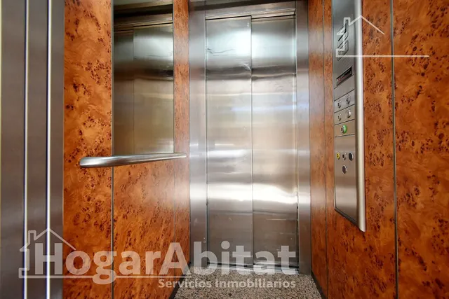 Muy amplio con balcón, exterior y muchísima luz natural — 36