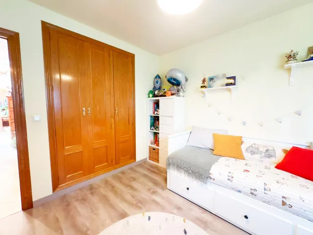 Urbis te ofrece un chalet en venta en la zona de Los Almendros, Villamayor, Salamanca. — 47