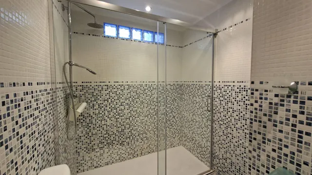 Apartamento ubicado en primera línea playa Daimús, destaca por su privilegiada orientación noroeste que regala vistas despejadas al mar — 11