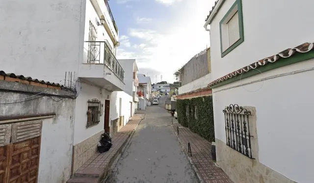 Venta casa en San Roque (Cádiz) - foto 2