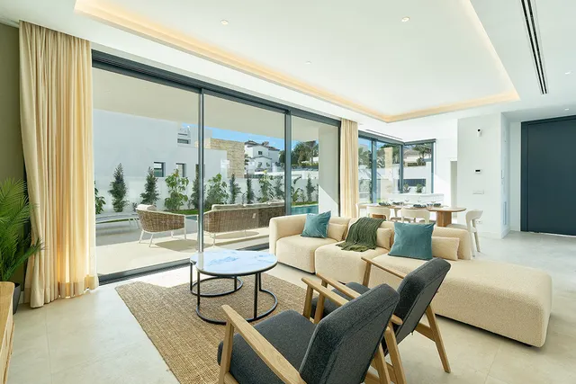 Chalet 4 habitaciones 361m² en venta - Costa Del Sol — 2