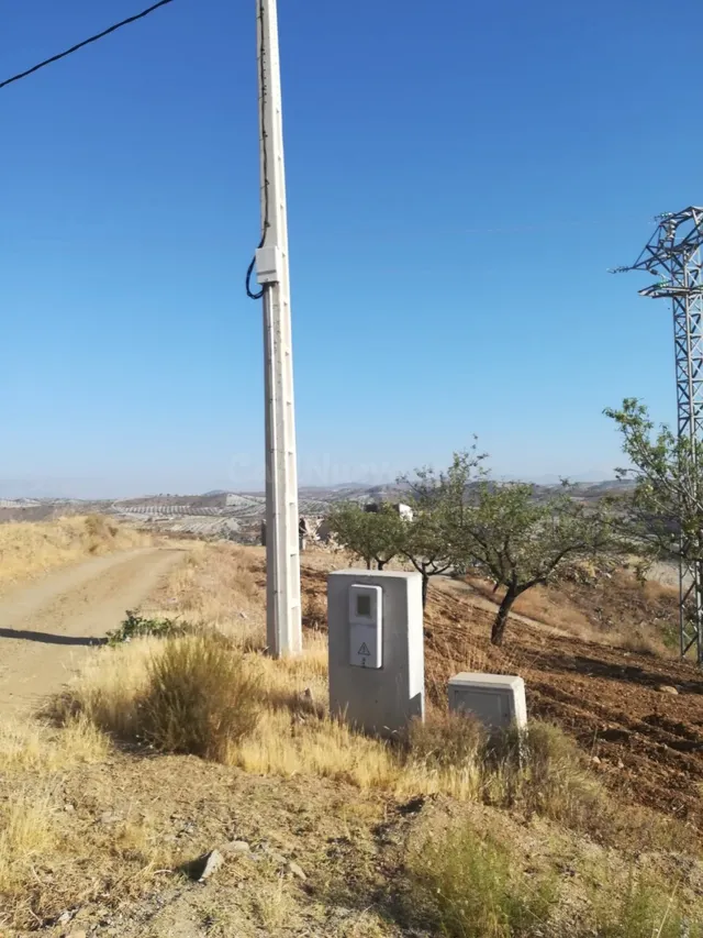 CASA DE CAMPO PARA REFORMAR EN FINCA DE 69.000M2 EN LA ZONA  - foto 4