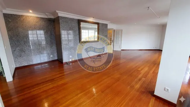 PISAZO DE LUJO CON GARAJE EN ROSALÍA DE CASTRO – VIGO - foto 4