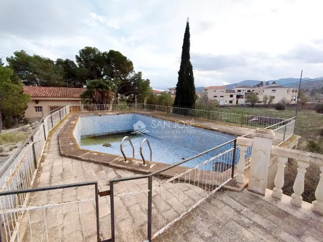 SE VENDE CHALET EN PARCELA URBANA EN LA ROMANA — 13
