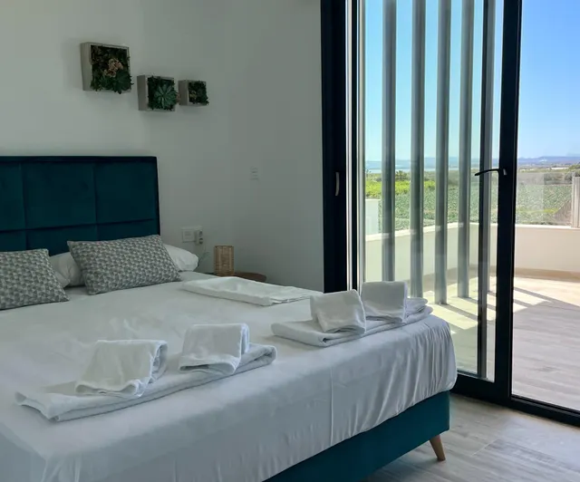 Villa independiente con piscina privada, solárium y vistas a la laguna en Moncayo — 35
