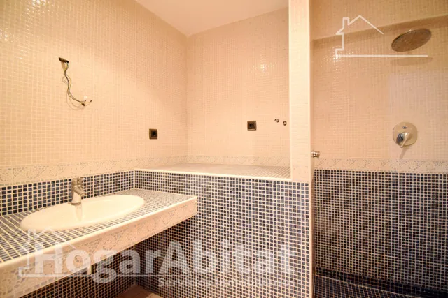 Espacio familiar y comodidad absoluta en este piso totalmente exterior con garaje privado cerrado — 41