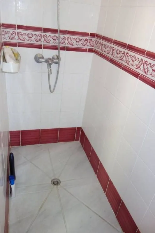 Casa nueva, 4 dormitorios, garaje , "próximo a centro" — 40
