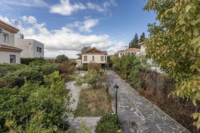 Gran casa con parcela y piscina en Cájar — 34