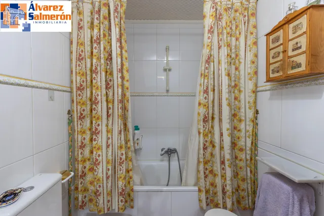 Amplia vivienda en pleno centro de Granada — 41