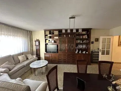 Piso Céntrico con plaza de garaje incluida en el precio — 3