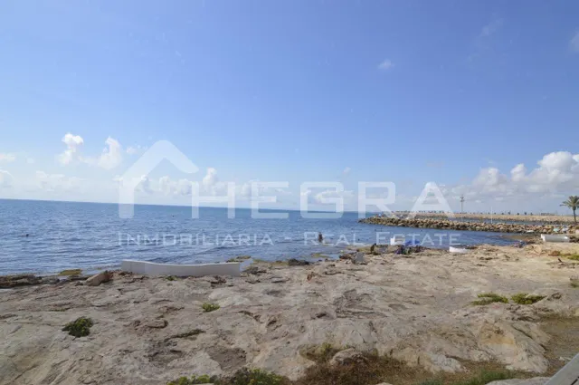 SE ALQUILA AMPLIO TRASTERO – PLAYA DEL CURA. Calle Ramón Gallud 200, en Torrevieja — 18