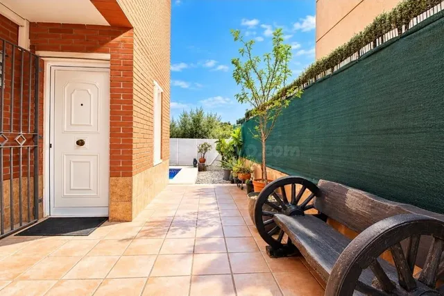 Casa INDEPENDIENTE con PISCINA PRIVADA en CALAFELL - foto 2