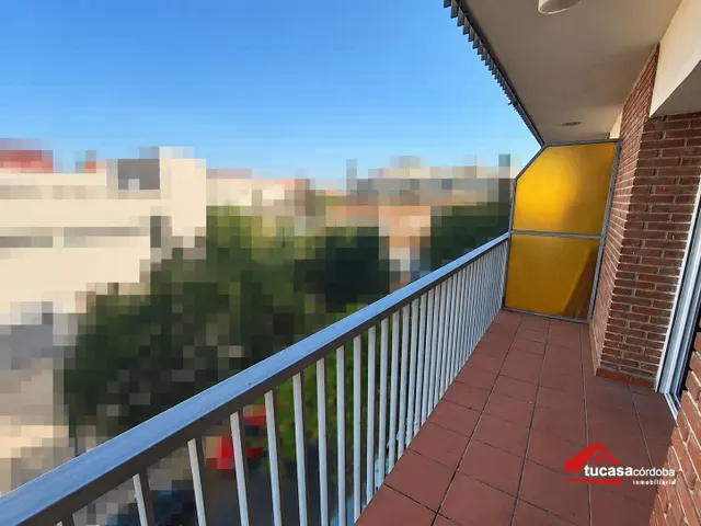 AMPLIO Y LUMINOSO PISO EN VENTA EN ZONA CHIMENEÓN. CON CALID