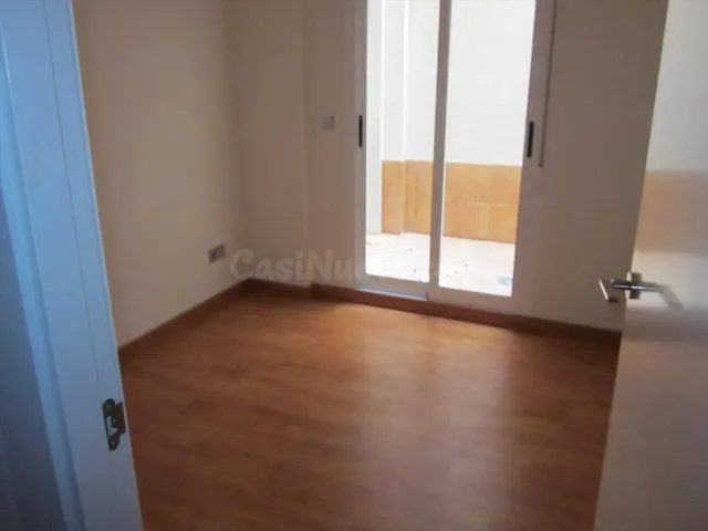 PLANTA BAJA EN ZONA LA GLORIETA, OBRANUEVA - foto 4