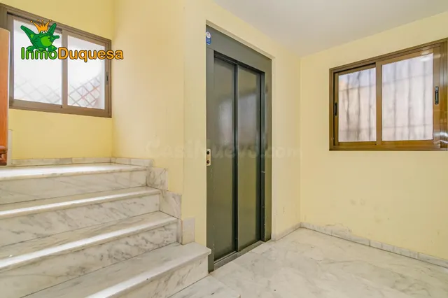 Piso en la Zubia con Plaza de aparcamiento y trastero. — 25