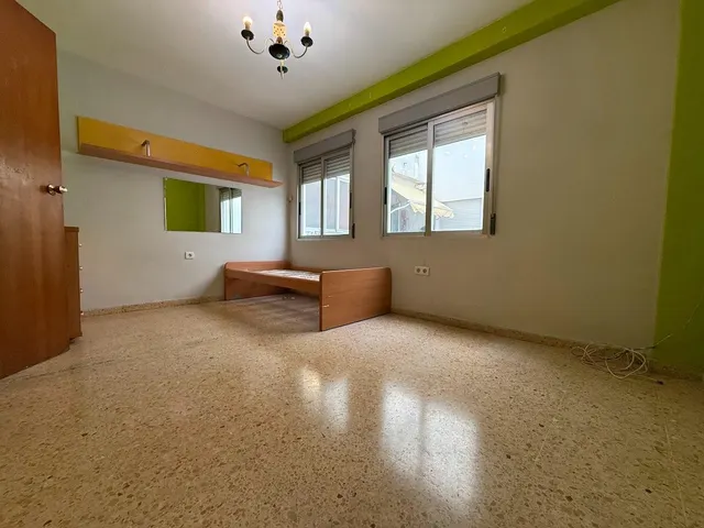 Piso Semireformado con ascensor en Mislata — 12
