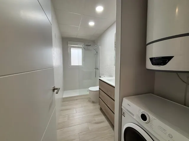 Chalet independiente a estrenar con piscina privada y jardín en Calabardina — 7