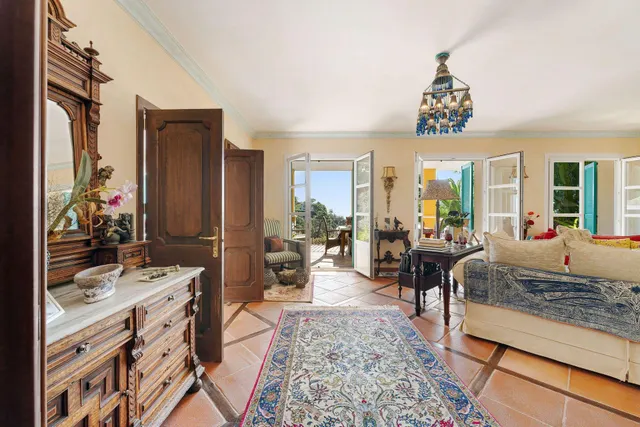 VILLA DE LUJO CON ESTILO ANDALUZ EN BENAHAVIS — 8