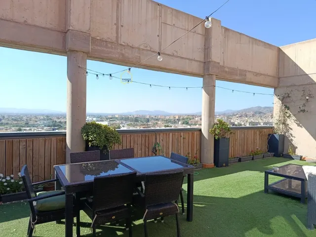 Ático de 4 dormitorios, 3 terrazas y piscina, a la venta en 