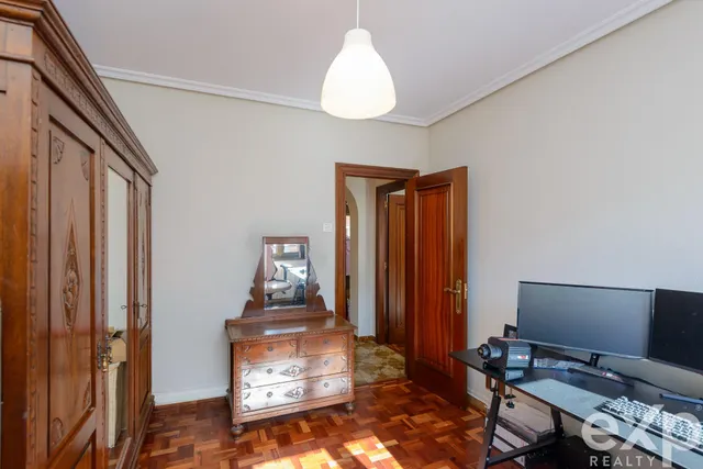 Piso en venta en avenida torrelavega, Oviedo – amplitud y ubicación — 8