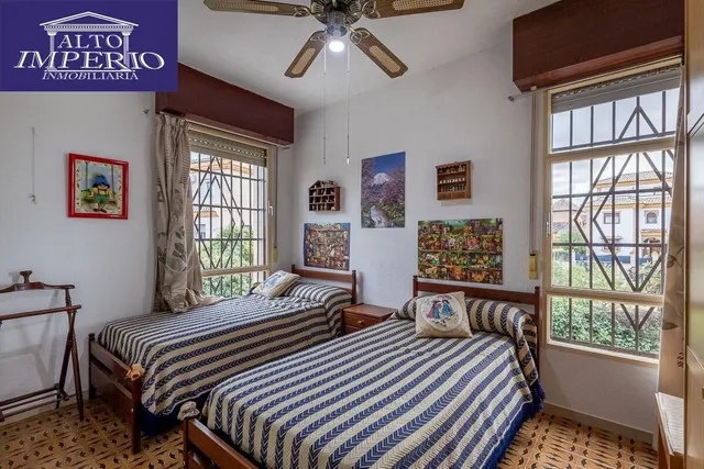 Gran casa con parcela y piscina en Cájar — 21