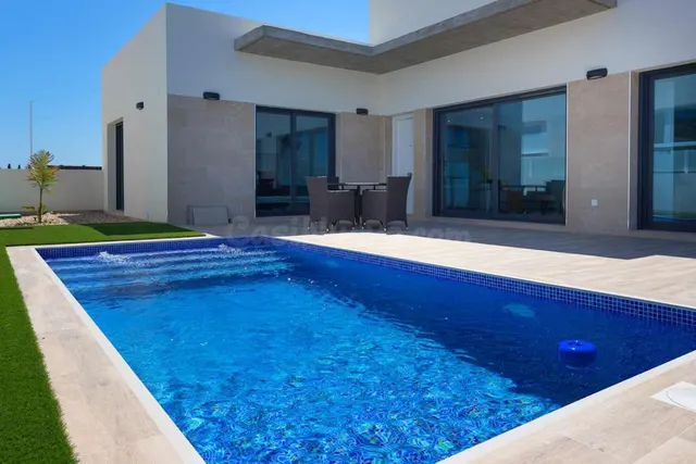 VILLA DE 3 DORMITORIOS EN UNA SOLA PLANTA, DAYA NUEVA — 4