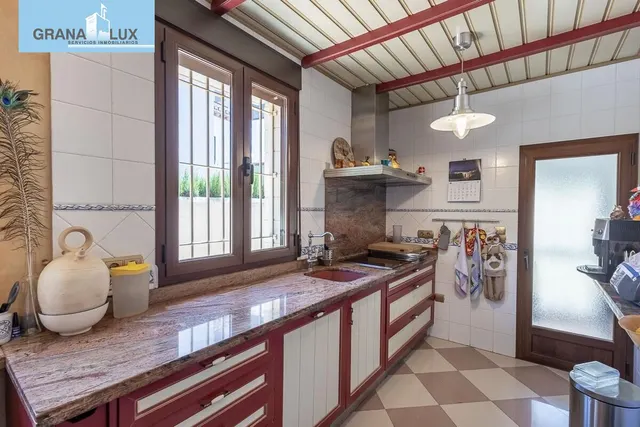 Chalet Exclusivo en Camino Bajo de Huétor — 10