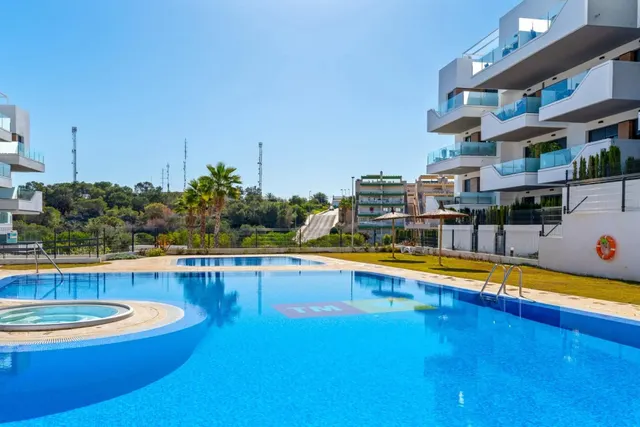 Moderno apartamento de 2023 con plaza de garaje en Villamartín, Orihuela Costa — 20