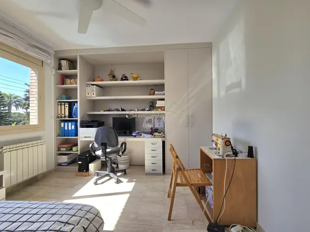 Casa impecable con privacidad, piscina y vistas panorámicas — 45