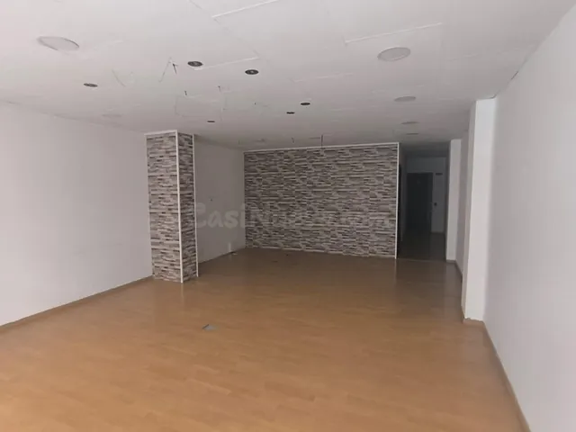 LOCAL COMERCIAL EN ALQUILER - foto 4
